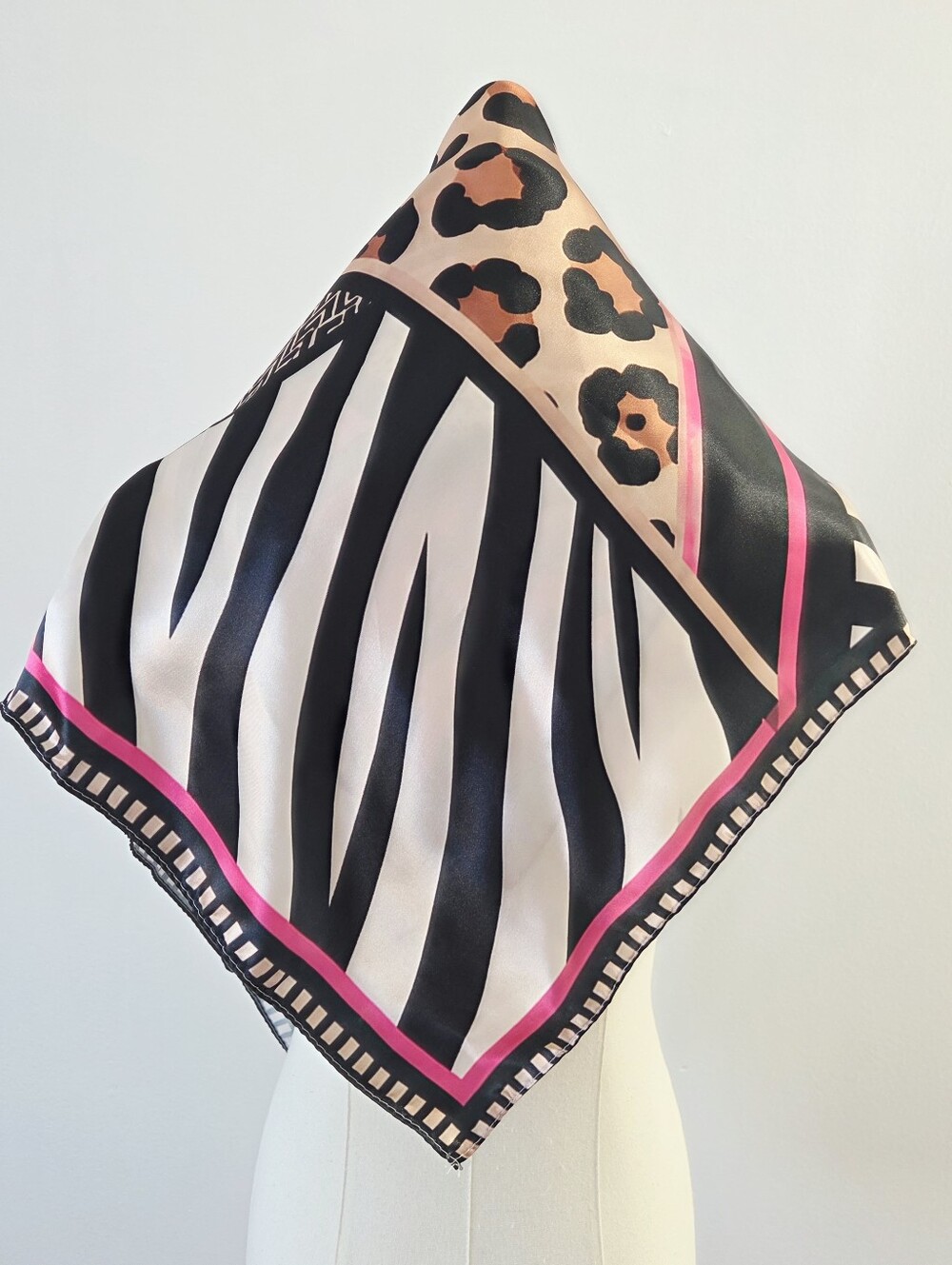 ANIMAL PRINT SCARF - Picture 6 of 7